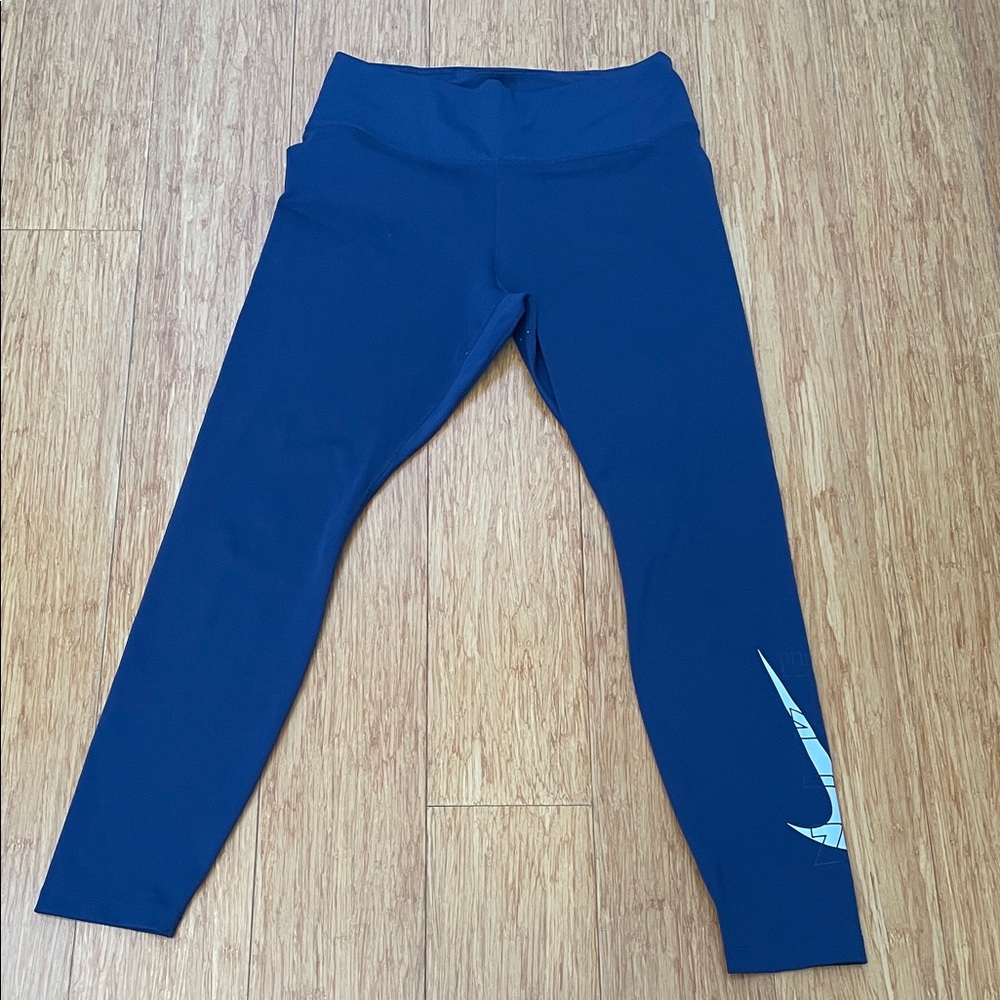 Nike Women’s Dri- Fit Active Wear Leggings with Swoosh detail